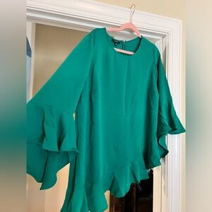 Alfani Kelly green top 🌸